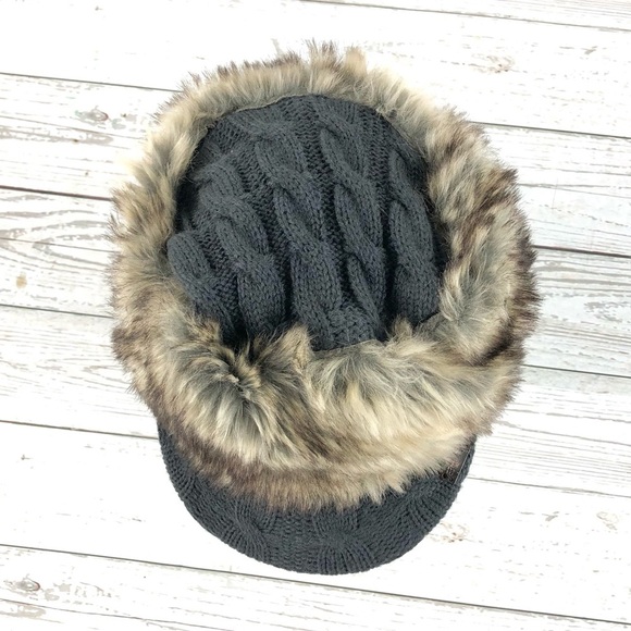 Bb Collection faux-fur visor hat - Picture 3 of 7